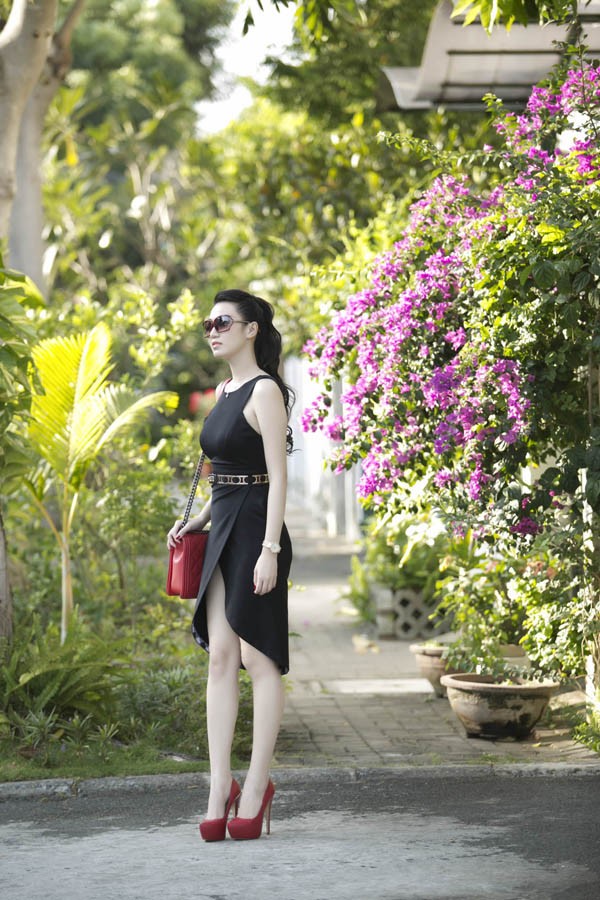 Khánh My tình tứ bên bạn diễn ngoại quốc điển trai - ảnh 2